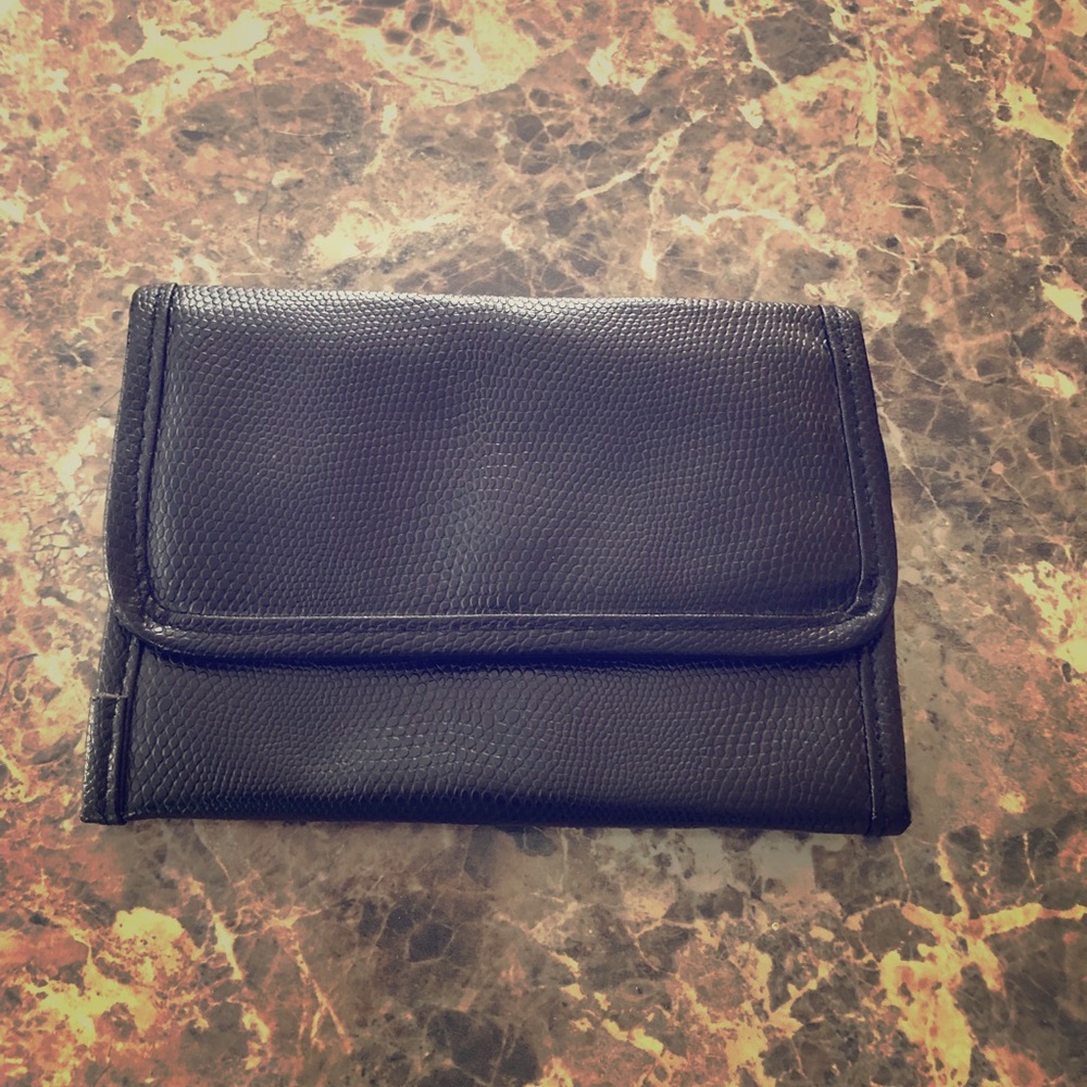 Black ALDO clutch